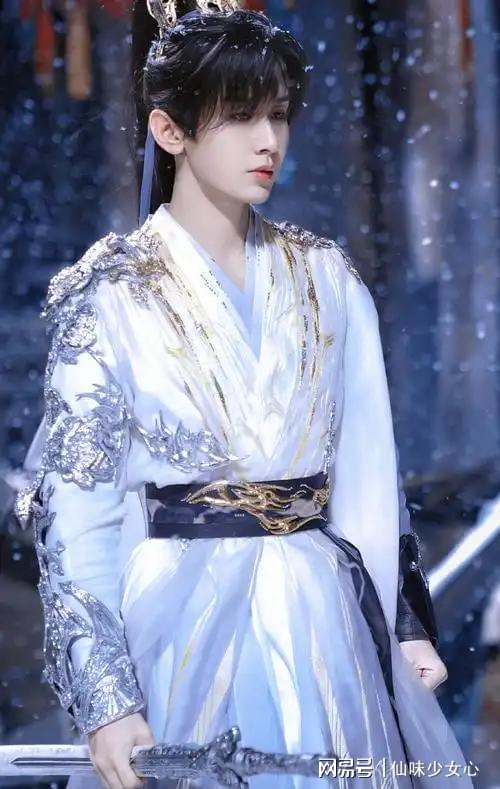 卓信宝配资 成毅新剧和罗云熙新剧各看6集，一部已弃剧，一部追上头了